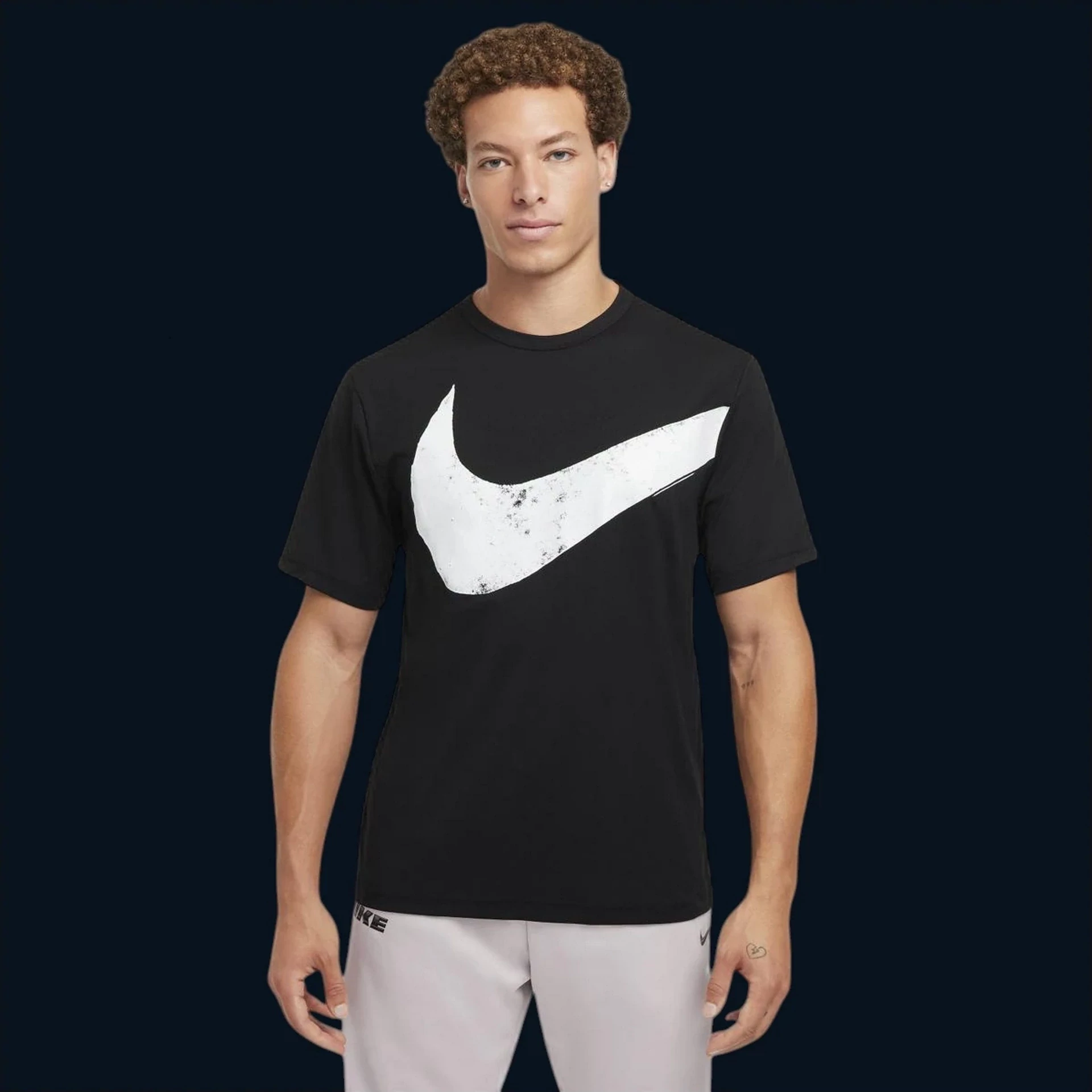 Nike Hyverse Swoosh Férfi Póló "Fekete" [M]