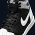 Kép 7/8 - Air Jordan 1 Retro High OG "Black White"