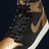 Kép 6/7 - Air Jordan 1 Retro High OG "Black Metallic Gold"