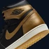 Kép 7/7 - Air Jordan 1 Retro High OG "Black Metallic Gold"