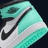 Kép 8/8 - Air Jordan 1 Retro High OG "Green Glow"